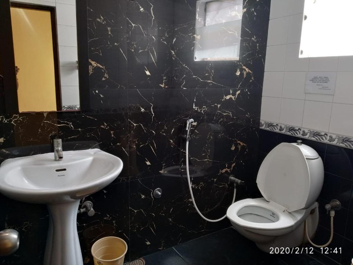 Suvarna Regency Hassan Dış mekan fotoğraf
