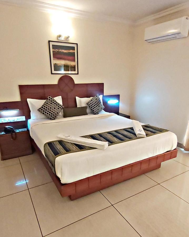 Suvarna Regency Hassan Dış mekan fotoğraf